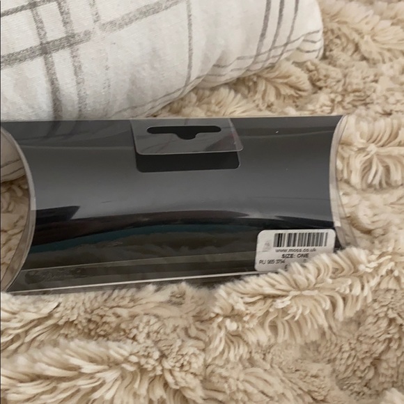 NWT Moss 1851 black satin bow tie - Picture 2 of 6